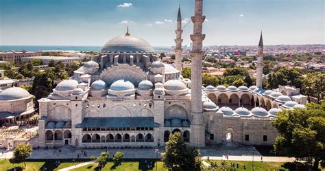 La Mosquée Süleymaniye: Un Symbole de Splendeur Impériale Otomane et de Maîtrise Architecturale Sublime !