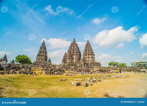  Le Candi Prambanan ! Un Voyage Mystique à Travers la Pierre