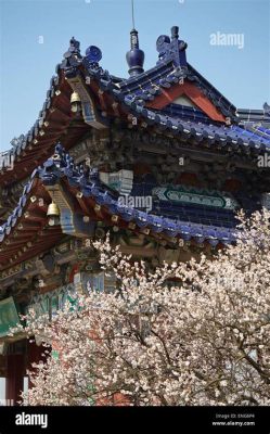  Le Pavillon aux fleurs de prunier en plein essor!: Une analyse approfondie d'une œuvre monumentale d'Ouyang Xun