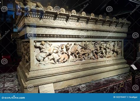 Le Sarcophage d'Alexandre: Récit Mythologique Sculpté dans la Pierre!